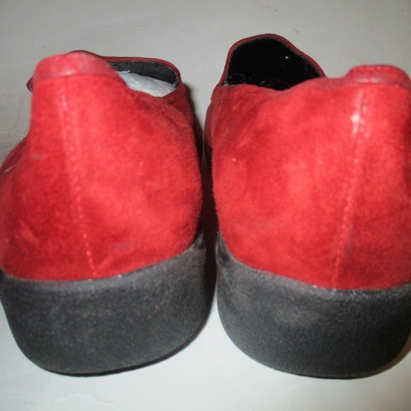 Vintage VANELI Red Suede Loafer Flats - Picture 3 of 4